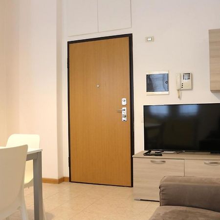 Super Milano Rogoredo Vacation Apartment - 4 People מראה חיצוני תמונה