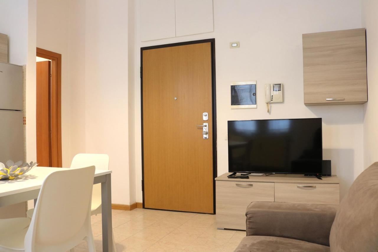 Super Milano Rogoredo Vacation Apartment - 4 People מראה חיצוני תמונה